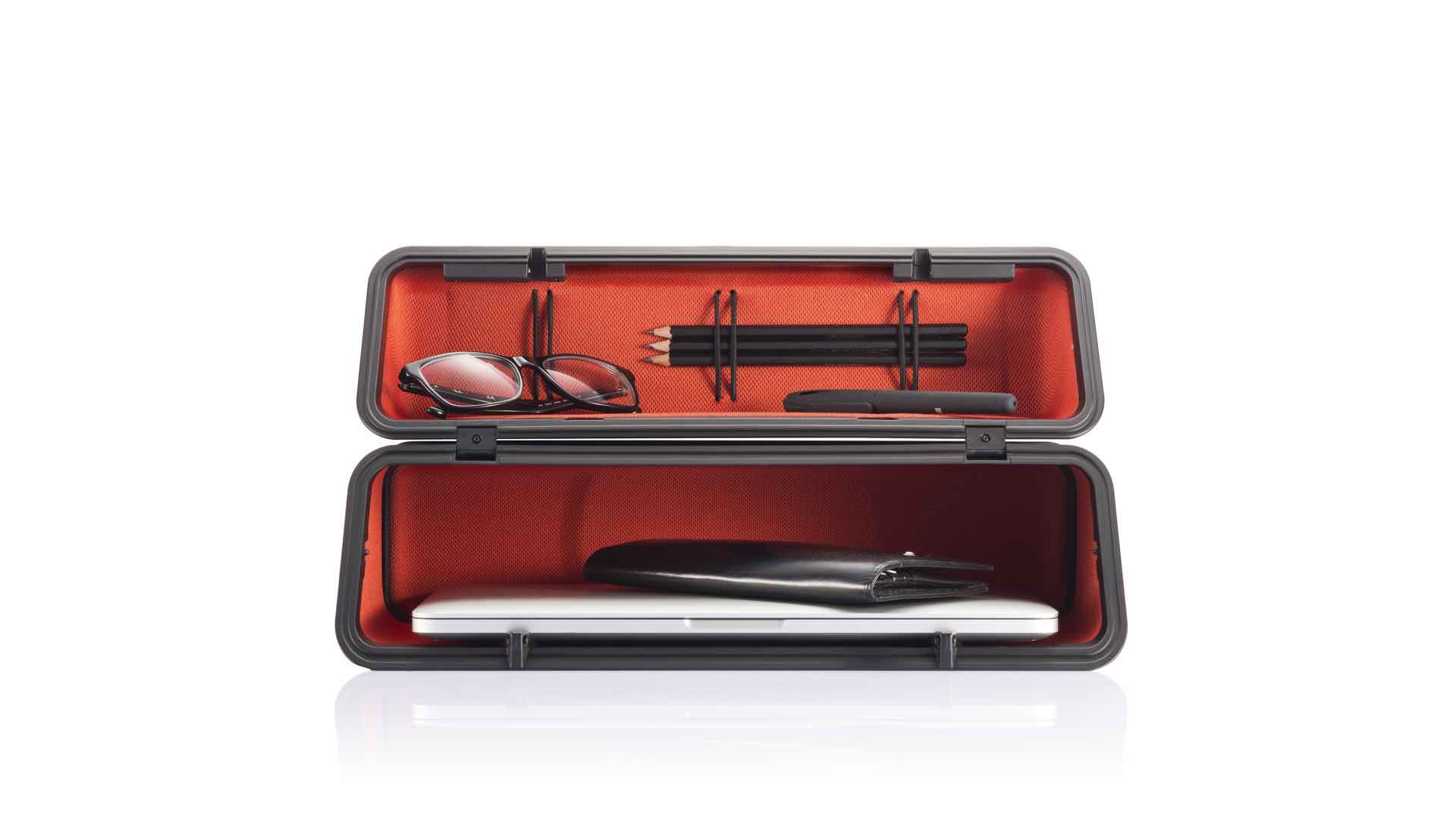 herman-miller-anywhere-case-front-2 herman-miller-anywhere-case-front-2