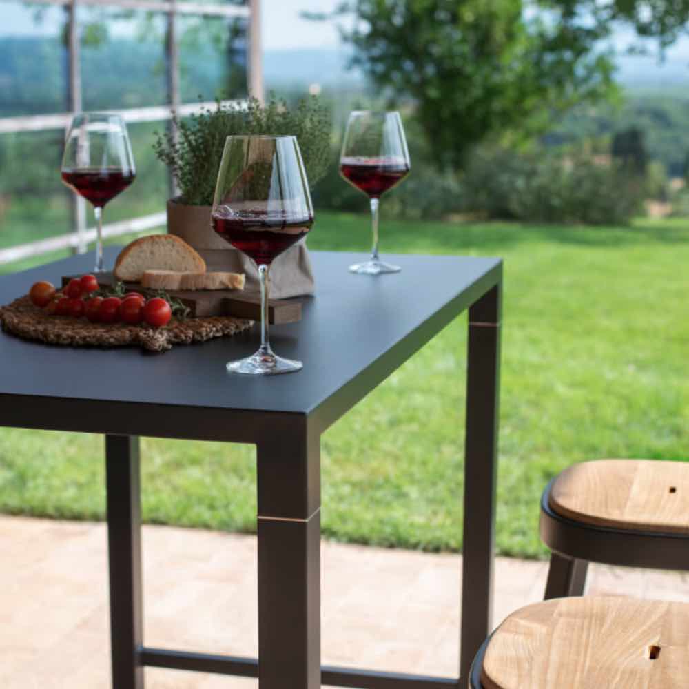 emu-nova-gartentisch-outdoor-ambiente-4