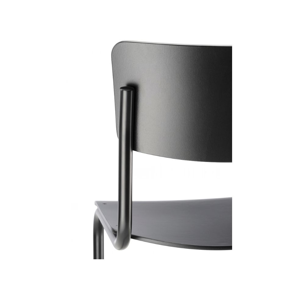 Thonet S43 schwarzes Gestell Mart Stam Freischwinger