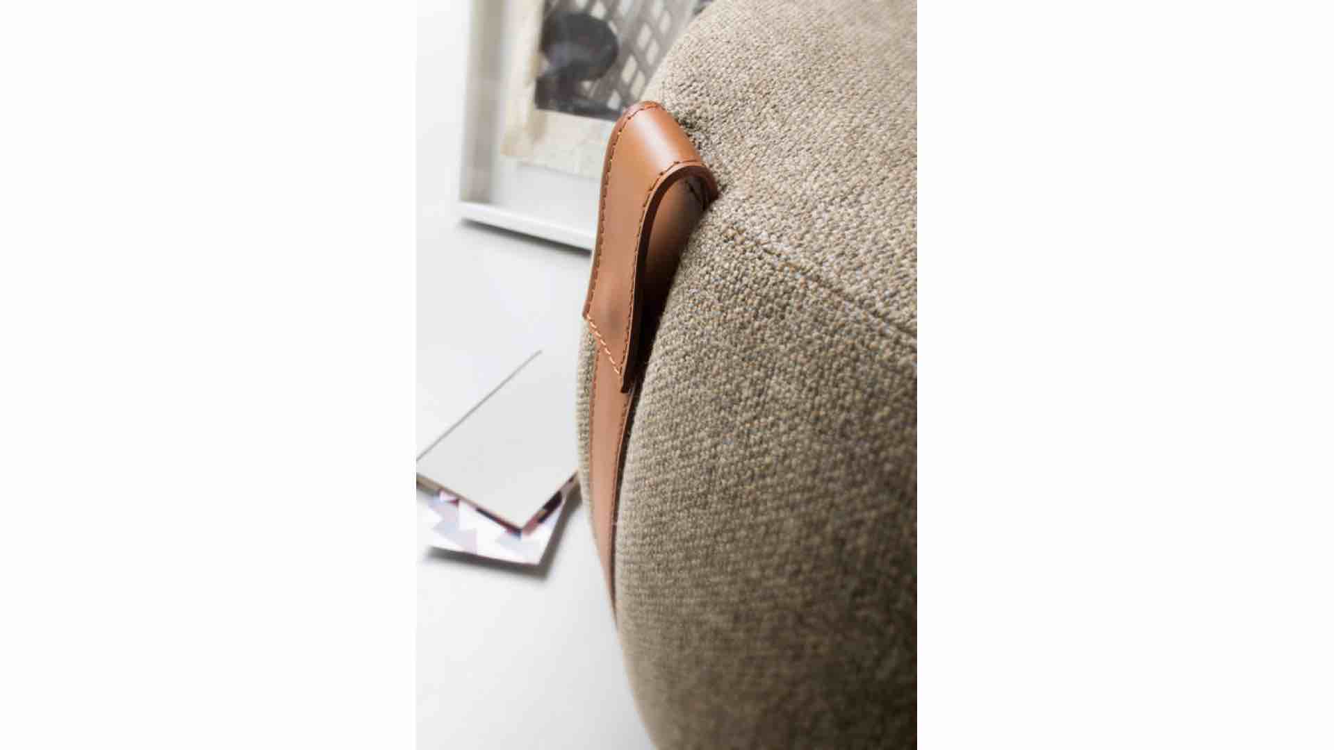 lema-notch-detail lema-notch-detail