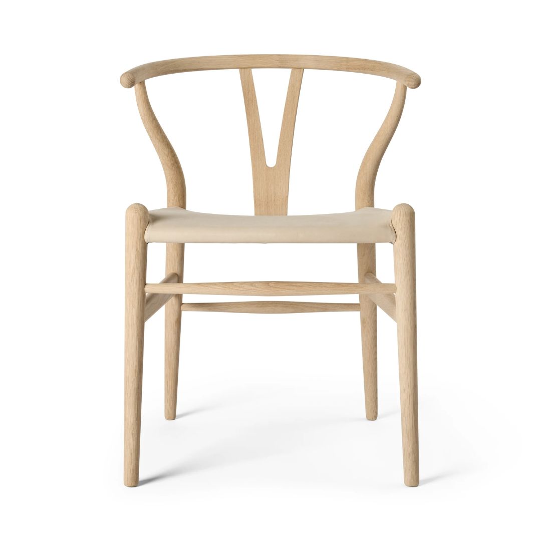 Carl Hansen CH24P Wishbone Chair reimagined Eiche geseift, Leder Terra Sand