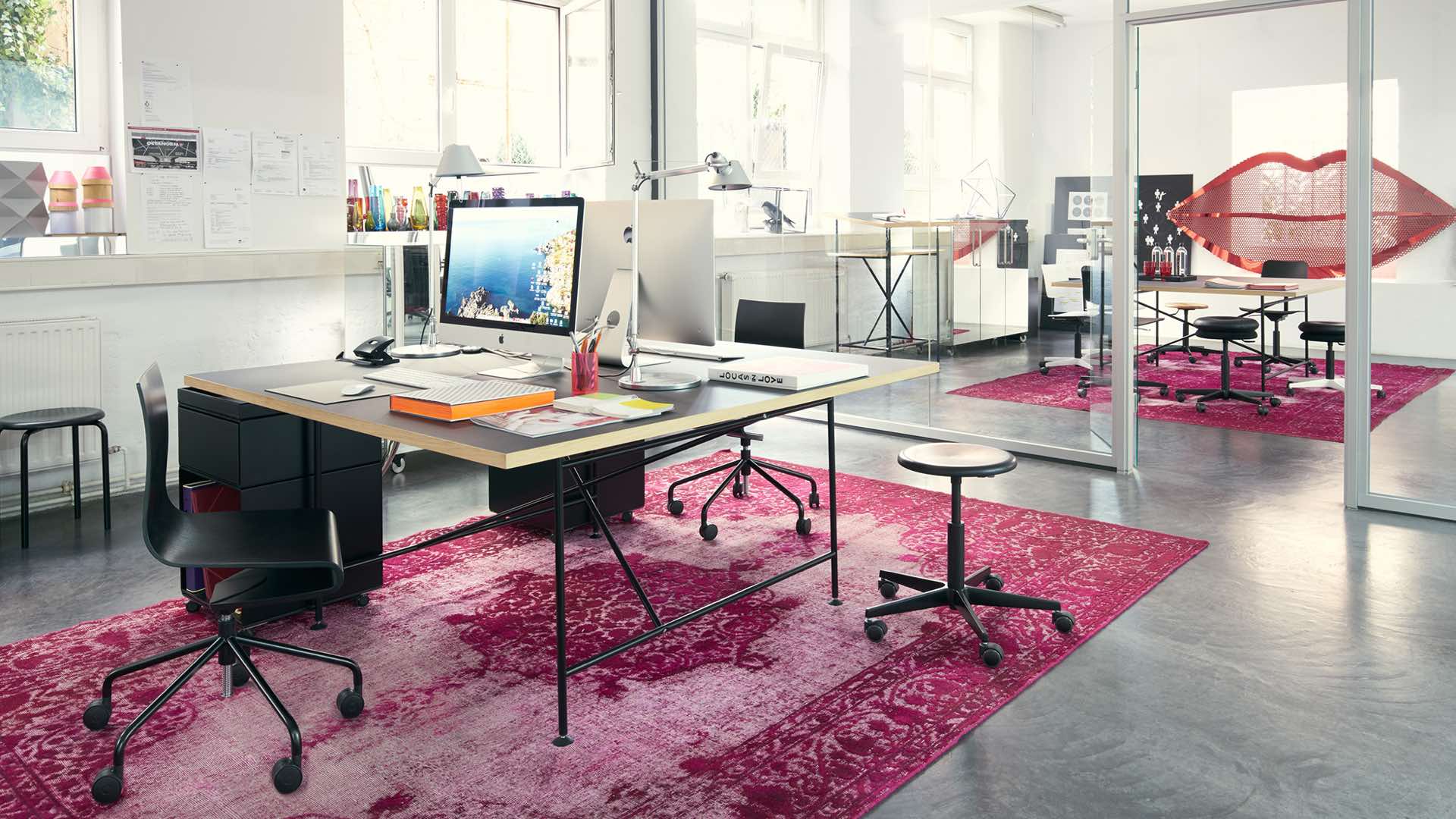 richard-lampert-eiermann1-seesaw-mr-round-stak-ambiente richard-lampert-eiermann1-seesaw-mr-round-stak-ambiente