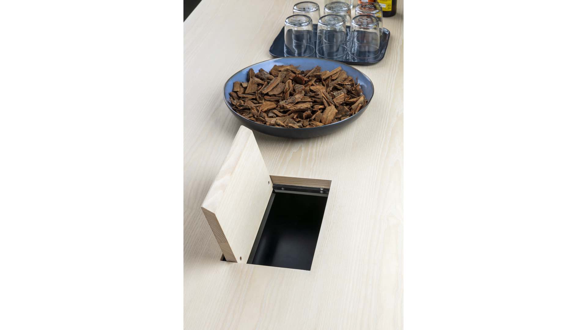 thonet-1500-detail-3 thonet-1500-detail-3