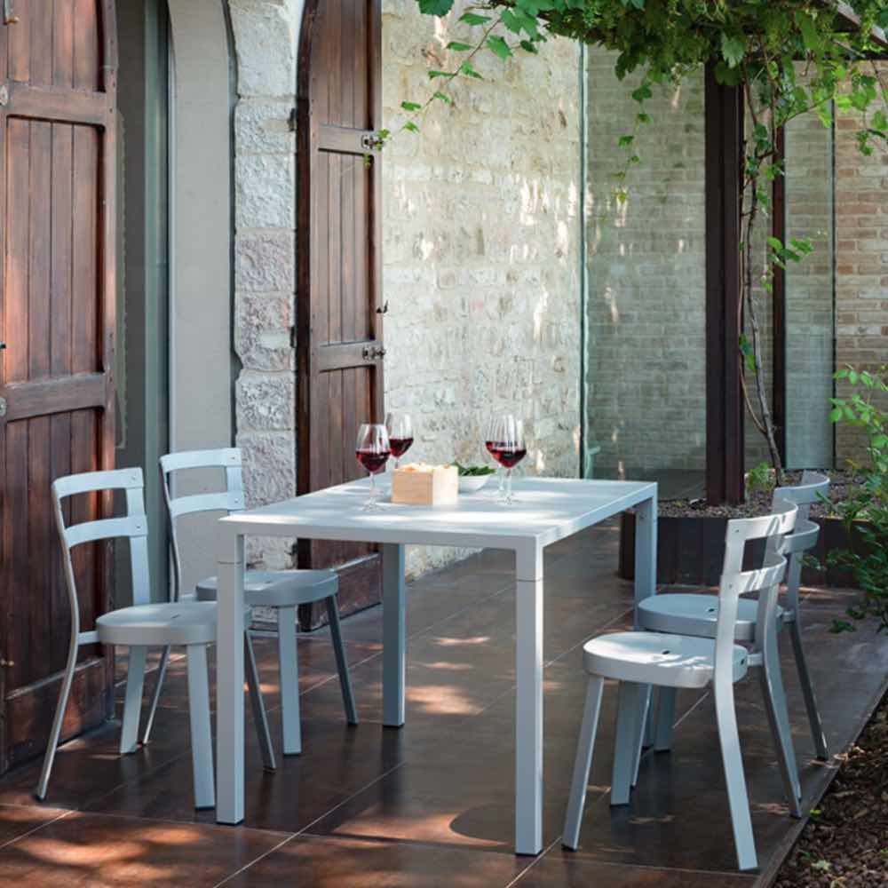 emu-nova-gartentisch-outdoor-ambiente-3