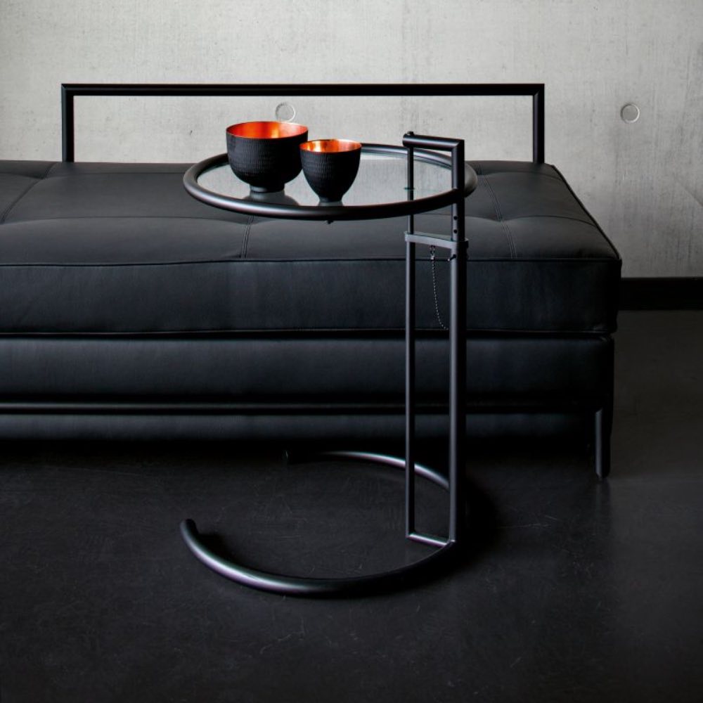 classicon-day-bed-adjustable-table-e-1027-close-shot-photo-hassos classicon-day-bed-adjustable-table-e-1027-close-shot-photo-hassos