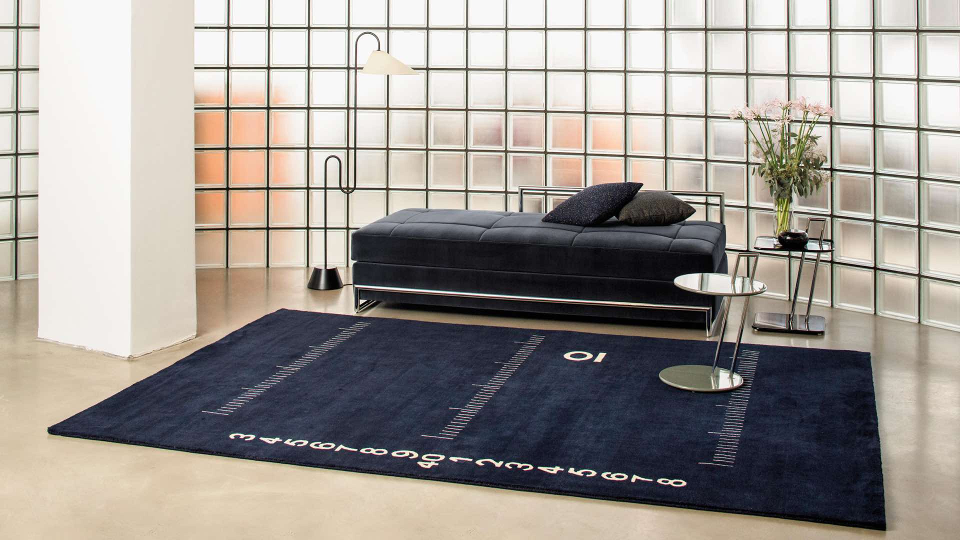 classicon-centimetre-hassos-centimetre-rug-roattino-day-bed-occasional-table-ambiente