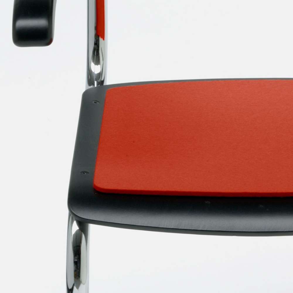 Hey SIGN Sitzauflage für den THONET S43 Hey SIGN Sitzauflage für den THONET S43