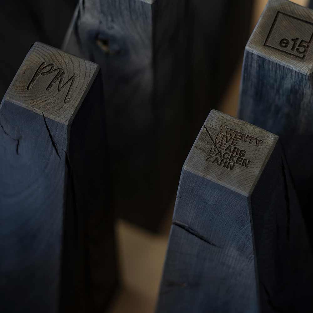 e15-backenzahl-black-edition-eiche-schwarz-gewachst-branding2 e15-backenzahl-black-edition-eiche-schwarz-gewachst-branding2